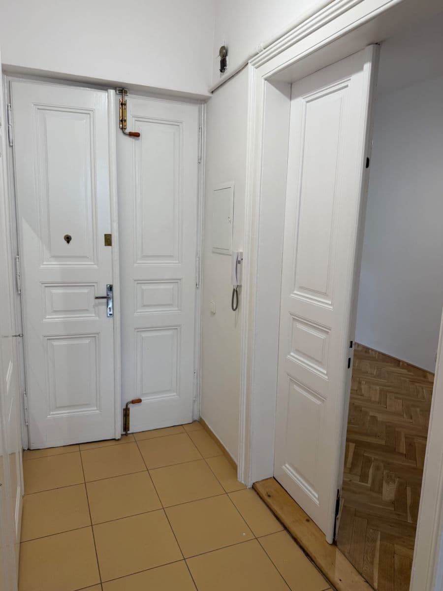 Prenájom bytu 1-izbový 45 m², Dukelských hrdinů, Praha, Praha Prenájom bytu 1-izbový 45 m², Dukelských hrdinů, Praha, Praha