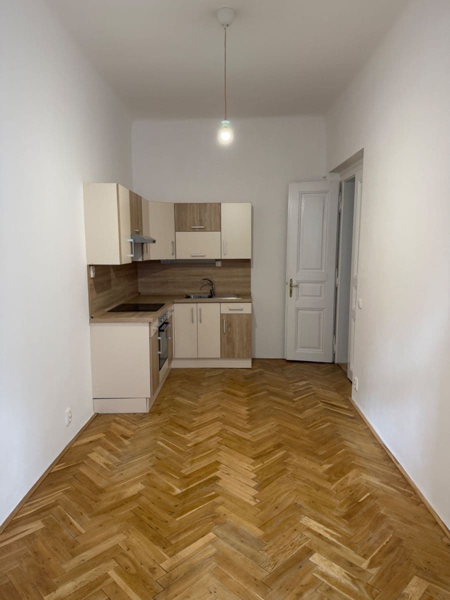 Prenájom bytu 1-izbový 45 m², Dukelských hrdinů, Praha, Praha Prenájom bytu 1-izbový 45 m², Dukelských hrdinů, Praha, Praha