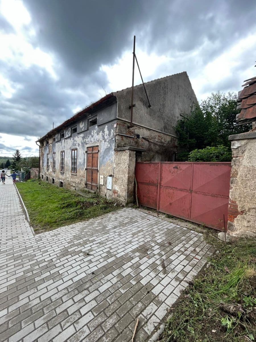 Predaj pozemku 1.004 m², Kamenice, Středočeský kraj Predaj pozemku 1.004 m², Kamenice, Středočeský kraj