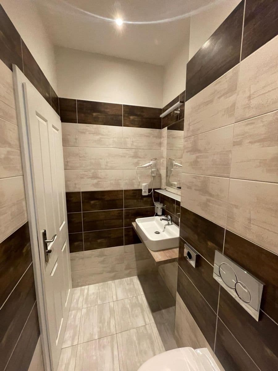 Prenájom bytu 2-izbový 29 m², Sokolská, Praha, Praha Prenájom bytu 2-izbový 29 m², Sokolská, Praha, Praha