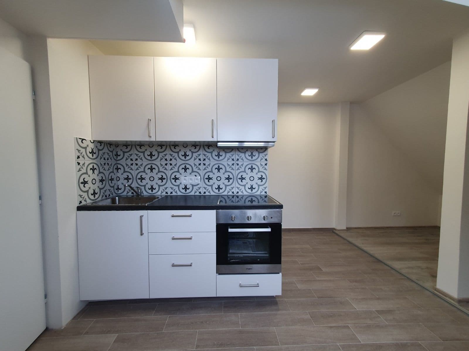 Prenájom bytu 1-izbový 35 m², U Stojanu, Praha, Praha Prenájom bytu 1-izbový 35 m², U Stojanu, Praha, Praha