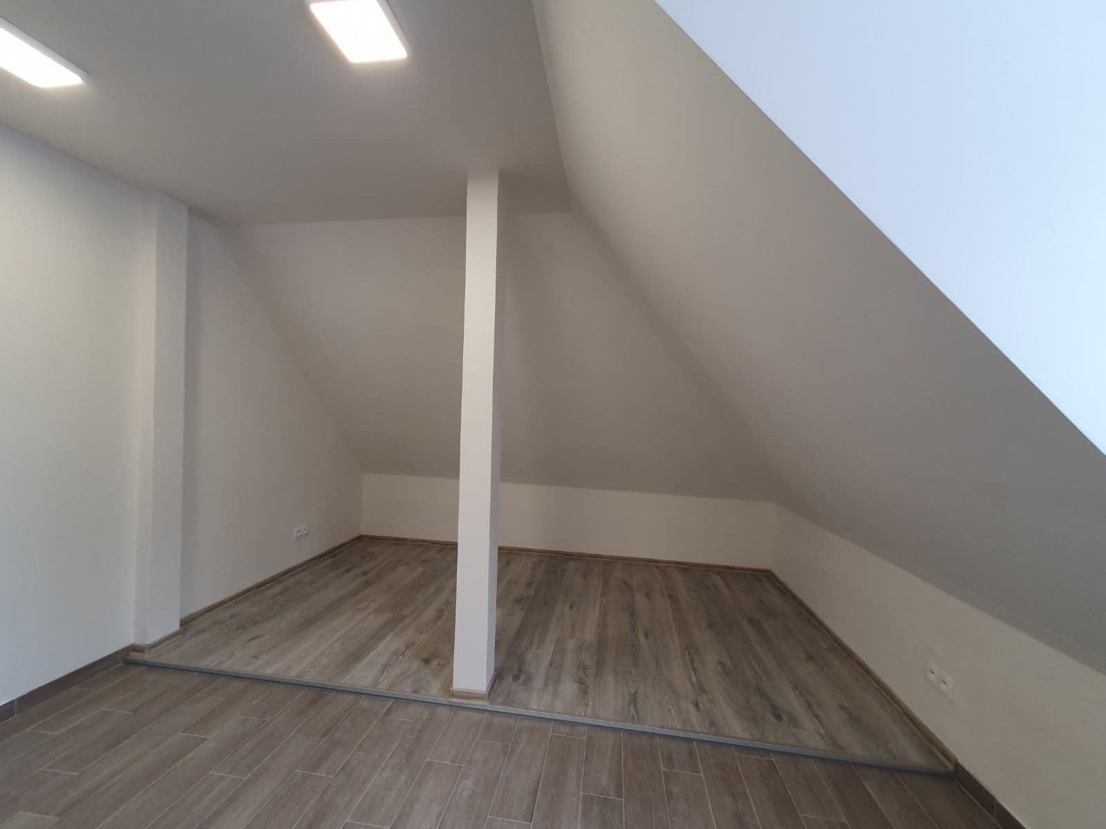 Prenájom bytu 1-izbový 35 m², U Stojanu, Praha, Praha Prenájom bytu 1-izbový 35 m², U Stojanu, Praha, Praha