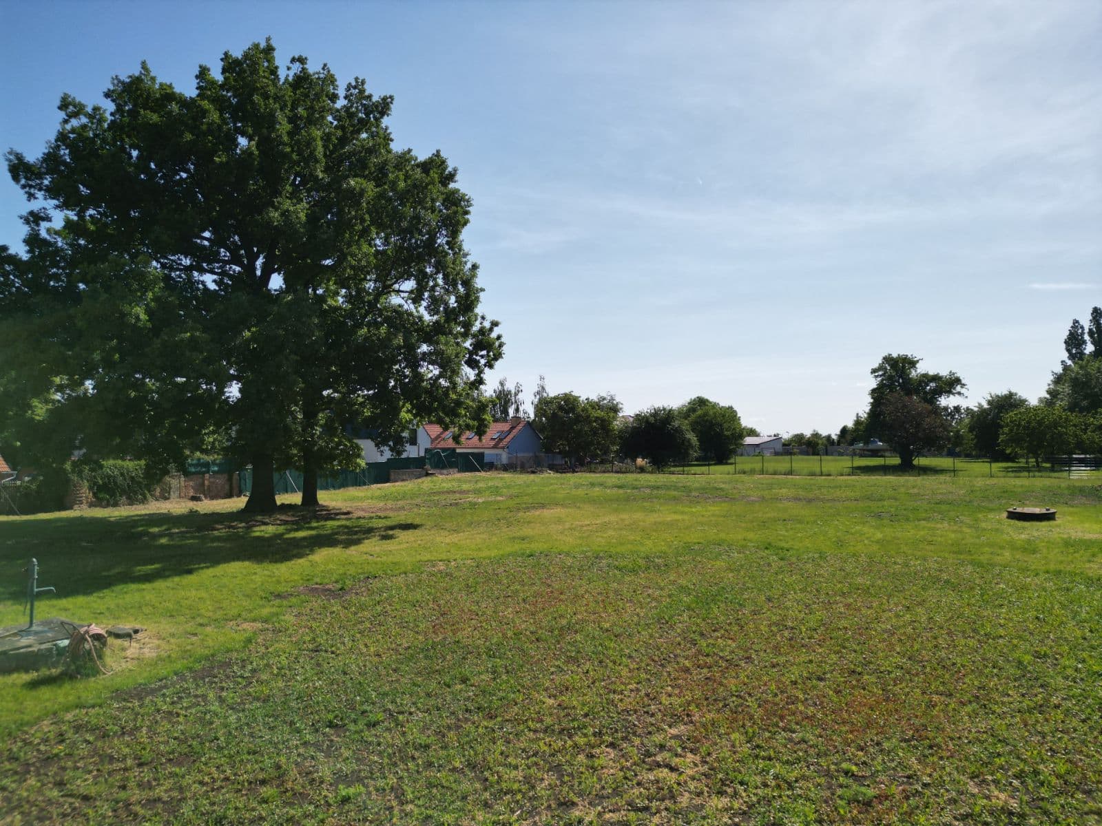 Predaj pozemku 4.945 m², Chrášťany, Středočeský kraj Predaj pozemku 4.945 m², Chrášťany, Středočeský kraj
