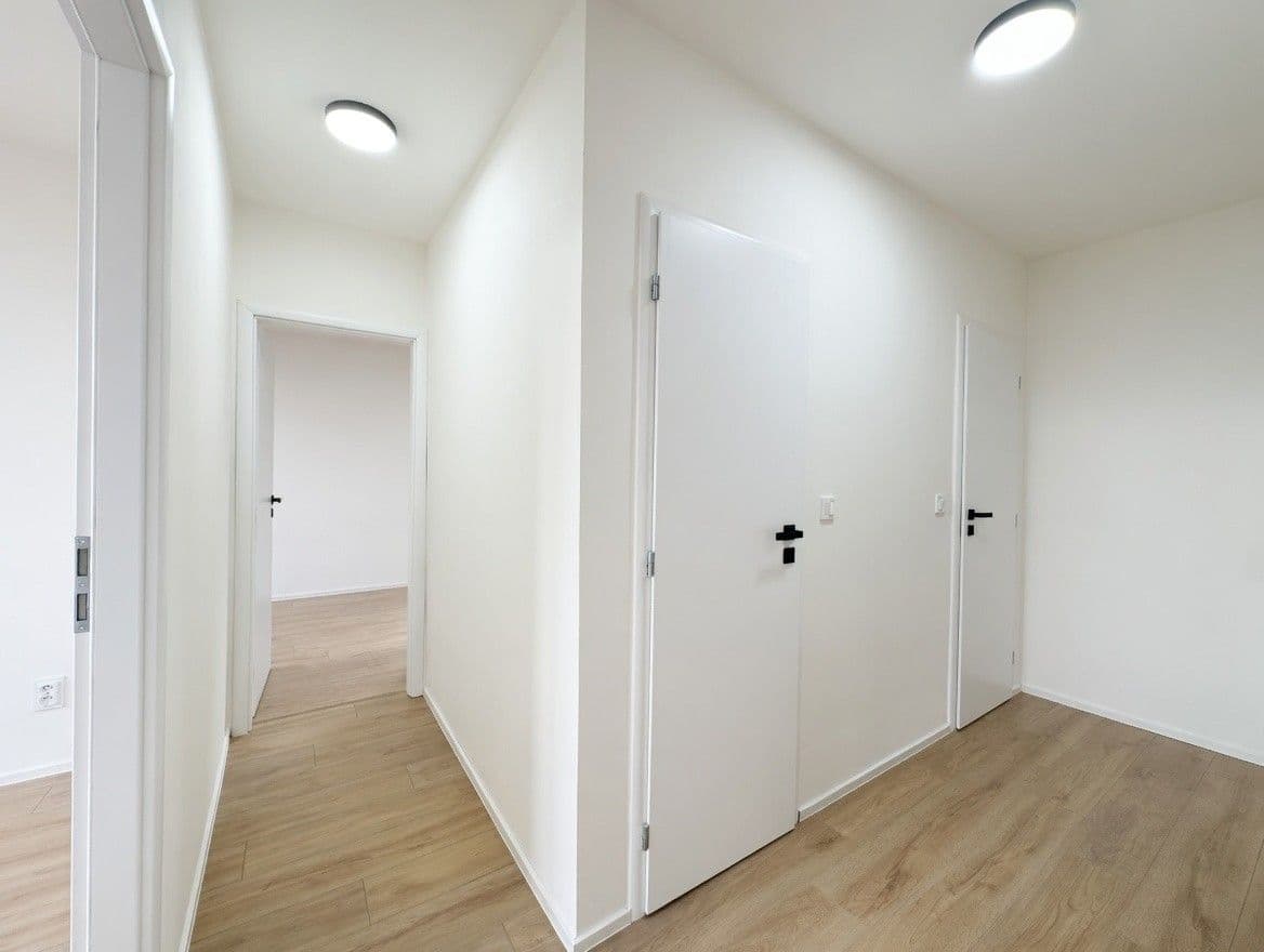 Predaj bytu 3-izbový 54 m², K Šafránce, Praha, Praha Predaj bytu 3-izbový 54 m², K Šafránce, Praha, Praha