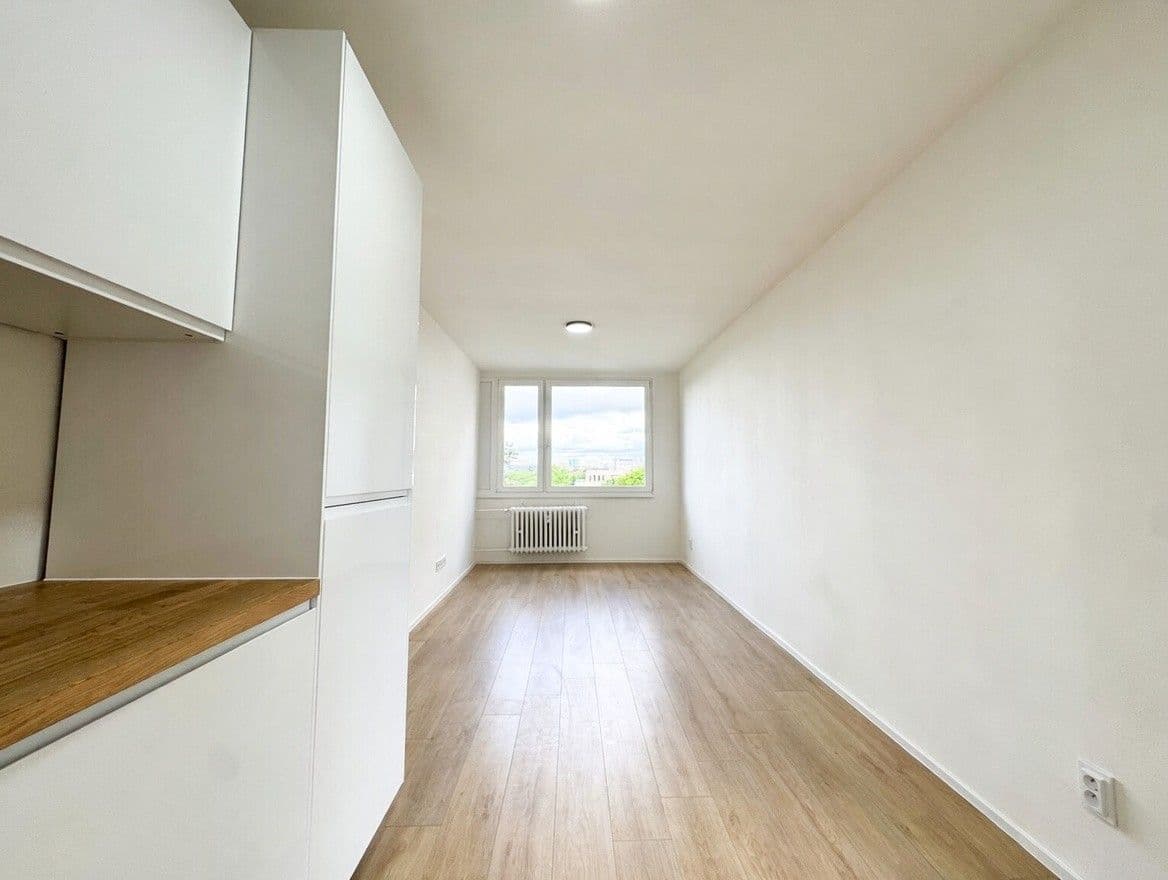 Predaj bytu 3-izbový 54 m², K Šafránce, Praha, Praha Predaj bytu 3-izbový 54 m², K Šafránce, Praha, Praha