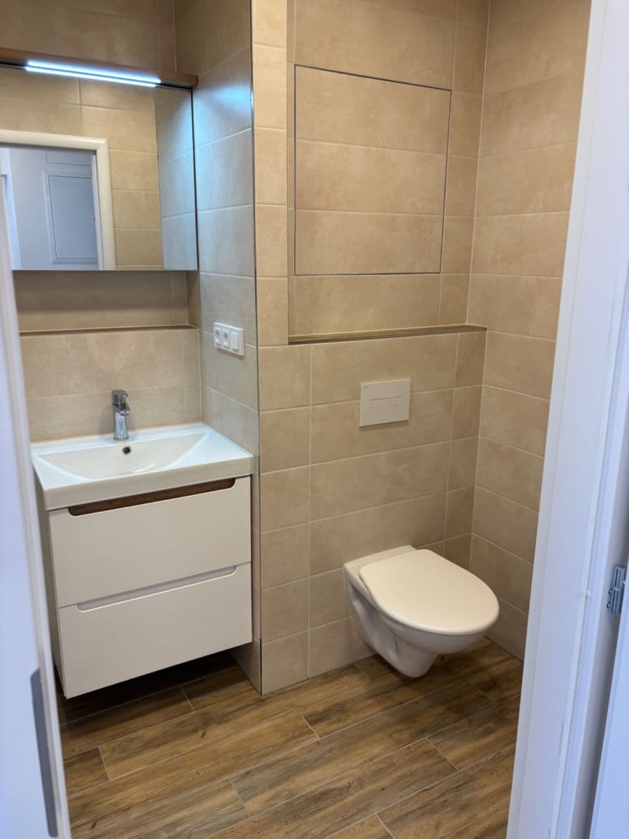 Prenájom bytu 3-izbový 61 m², Rákosníkova, Neveklov, Středočeský kraj Prenájom bytu 3-izbový 61 m², Rákosníkova, Neveklov, Středočeský kraj
