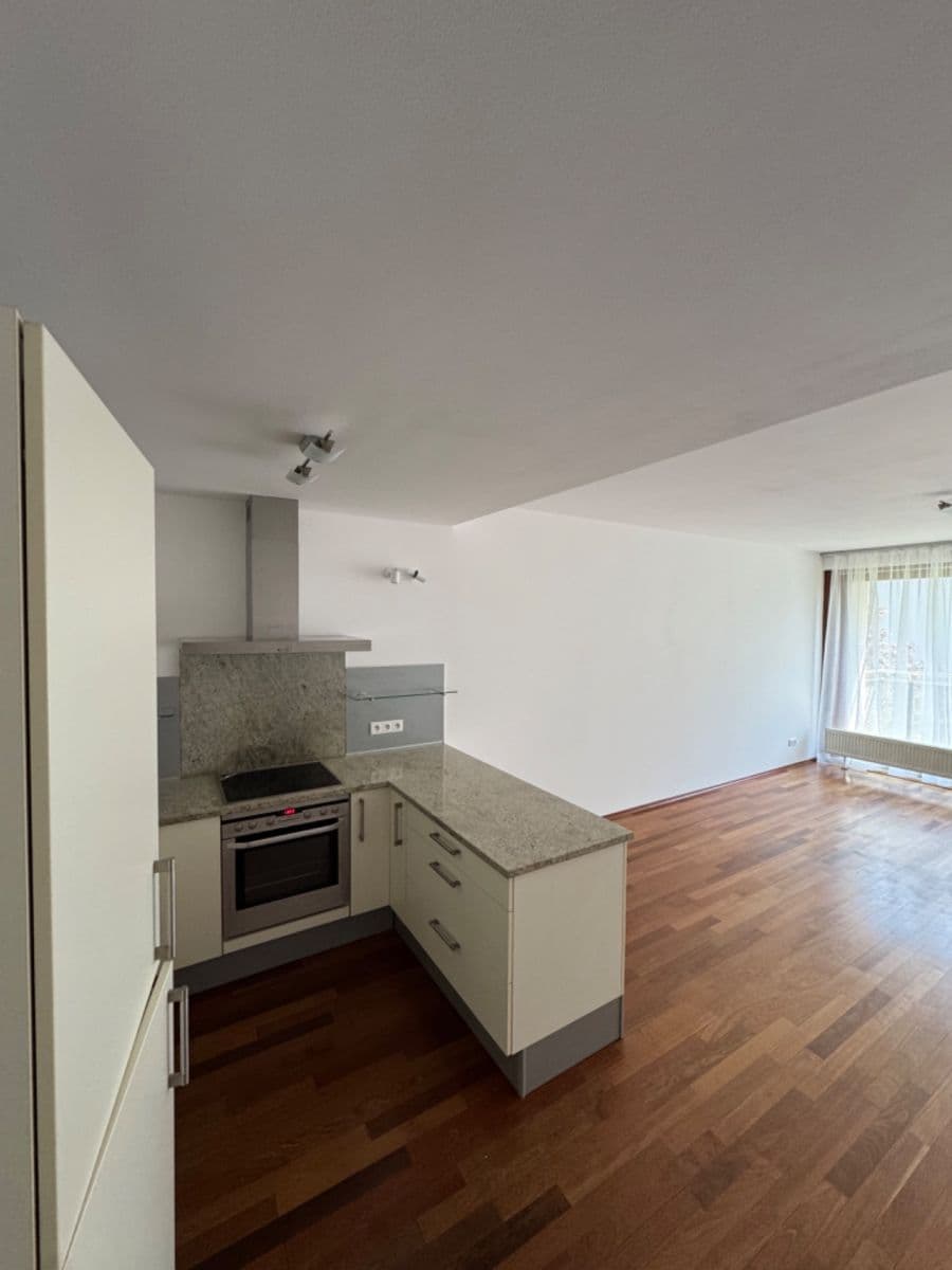 Prenájom bytu 2-izbový 61 m², Paříkova, Praha, Praha Prenájom bytu 2-izbový 61 m², Paříkova, Praha, Praha