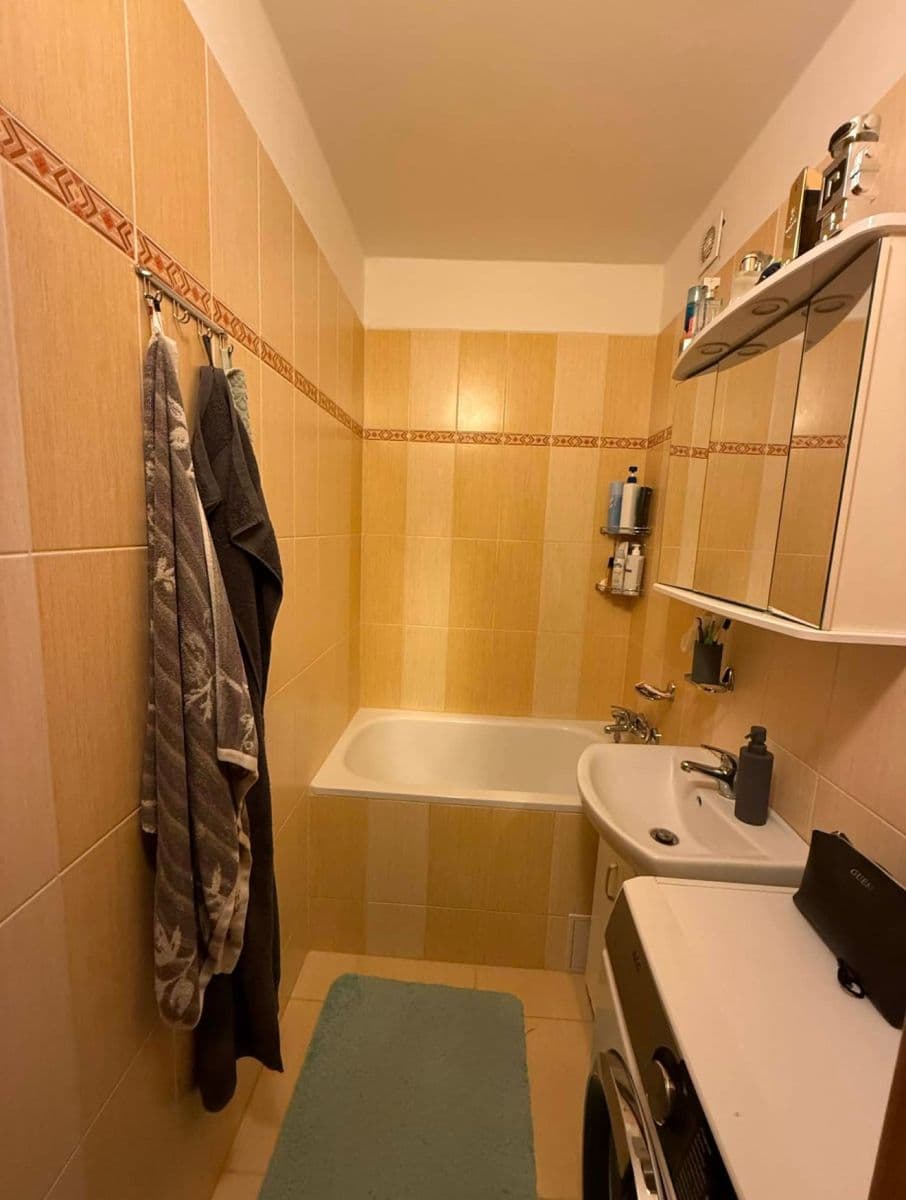 Prenájom bytu 2-izbový 54 m², Teplická, Praha, Praha Prenájom bytu 2-izbový 54 m², Teplická, Praha, Praha
