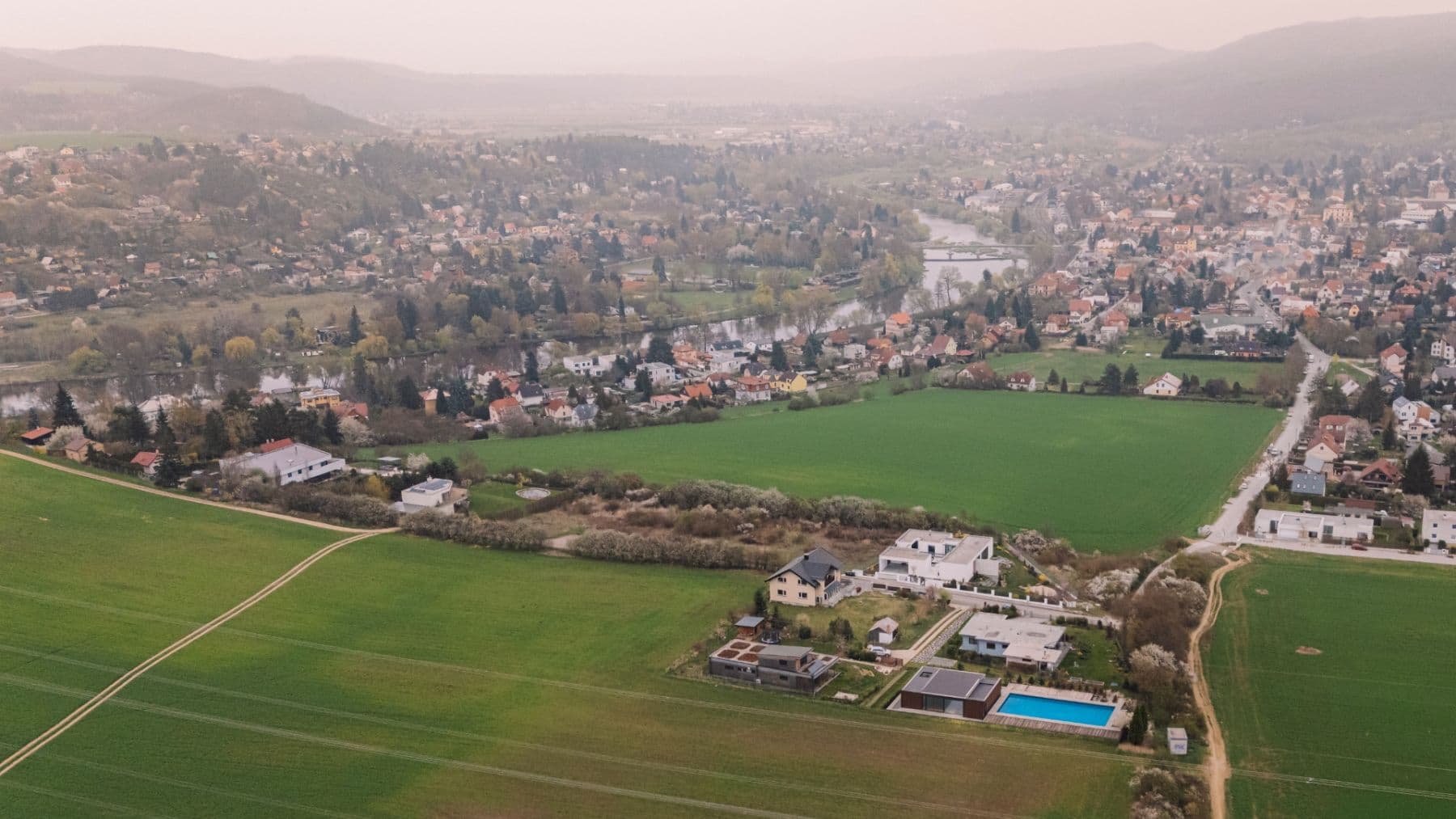 Predaj pozemku 1.594 m², Pod Vrážkou, Řevnice, Středočeský kraj Predaj pozemku 1.594 m², Pod Vrážkou, Řevnice, Středočeský kraj