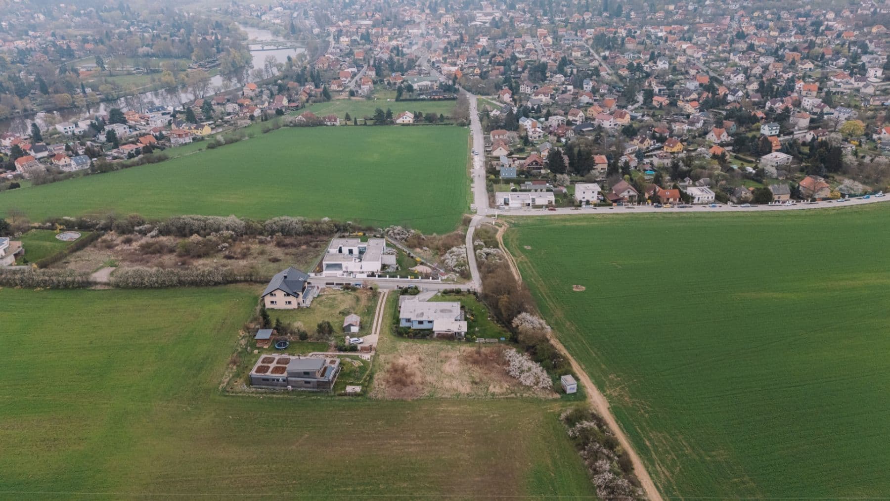 Predaj pozemku 1.594 m², Pod Vrážkou, Řevnice, Středočeský kraj Predaj pozemku 1.594 m², Pod Vrážkou, Řevnice, Středočeský kraj