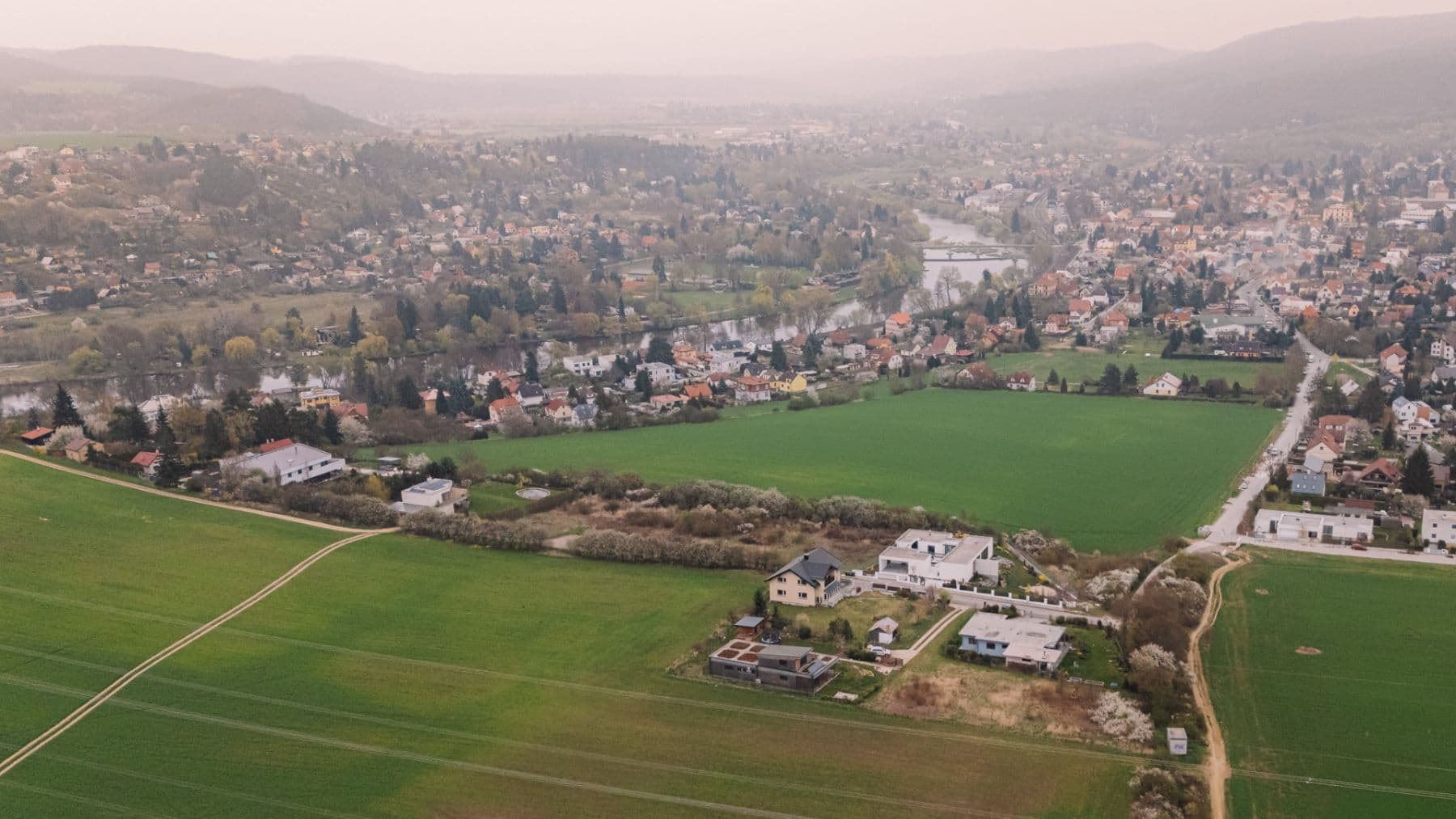 Predaj pozemku 1.594 m², Pod Vrážkou, Řevnice, Středočeský kraj Predaj pozemku 1.594 m², Pod Vrážkou, Řevnice, Středočeský kraj