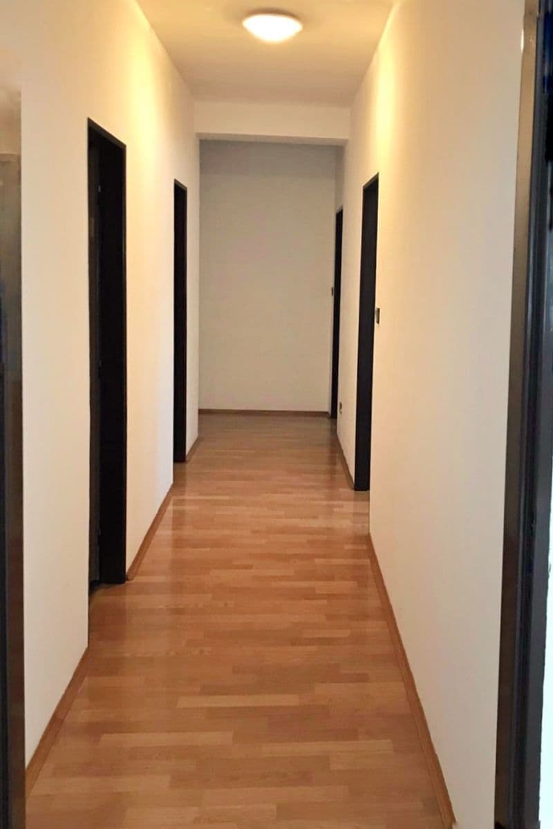 Prenájom bytu 6-izbový 125 m², V Souhradí, Řevnice, Středočeský kraj Prenájom bytu 6-izbový 125 m², V Souhradí, Řevnice, Středočeský kraj