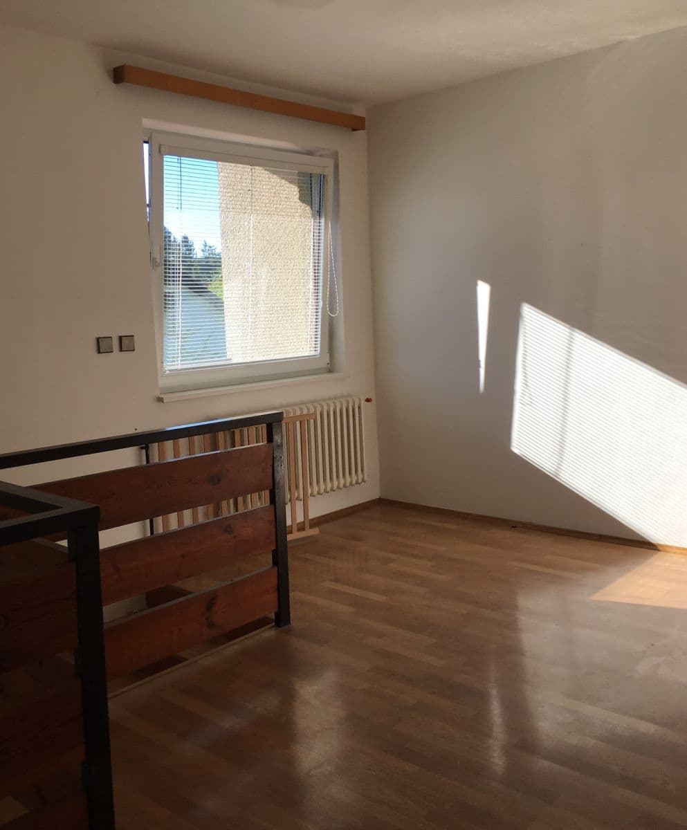 Prenájom bytu 6-izbový 125 m², V Souhradí, Řevnice, Středočeský kraj Prenájom bytu 6-izbový 125 m², V Souhradí, Řevnice, Středočeský kraj
