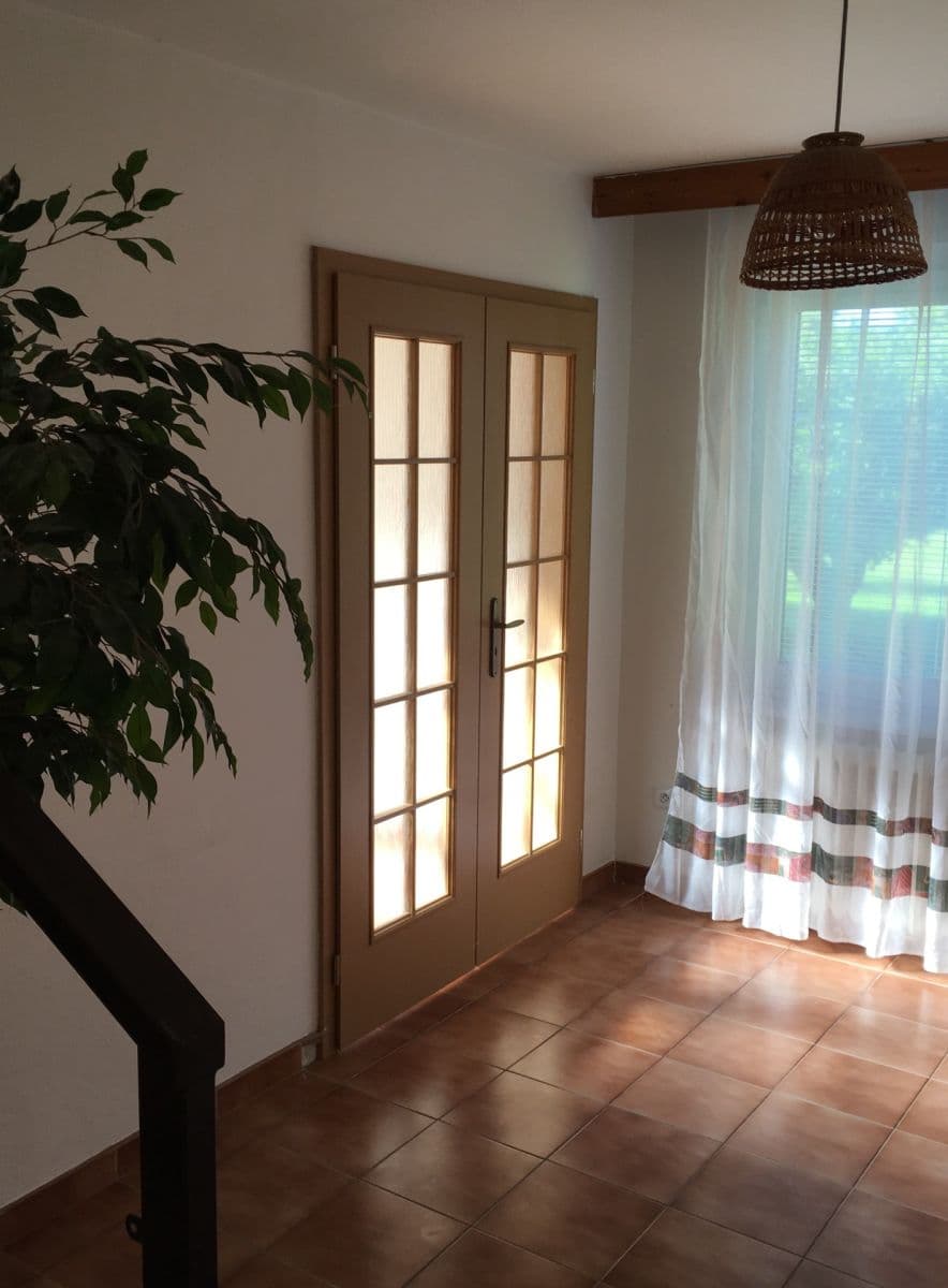 Prenájom bytu 6-izbový 125 m², V Souhradí, Řevnice, Středočeský kraj Prenájom bytu 6-izbový 125 m², V Souhradí, Řevnice, Středočeský kraj