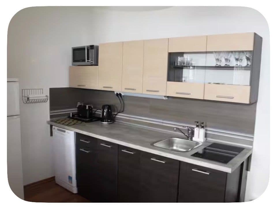Prenájom bytu 1-izbový 40 m², Orlická, Praha, Praha Prenájom bytu 1-izbový 40 m², Orlická, Praha, Praha
