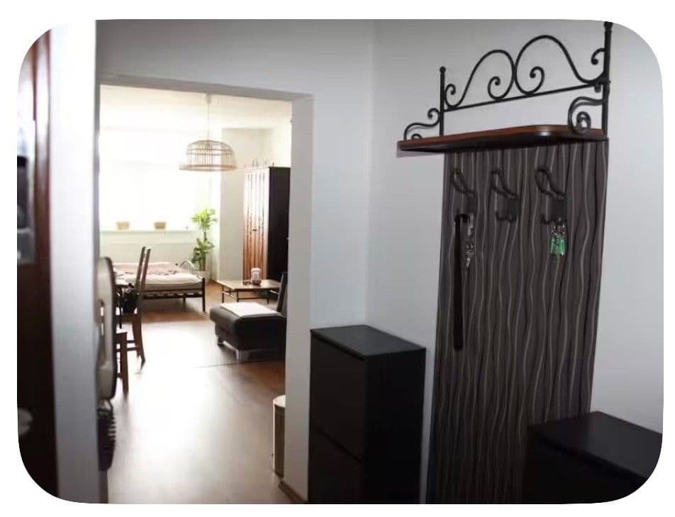 Prenájom bytu 1-izbový 40 m², Orlická, Praha, Praha Prenájom bytu 1-izbový 40 m², Orlická, Praha, Praha