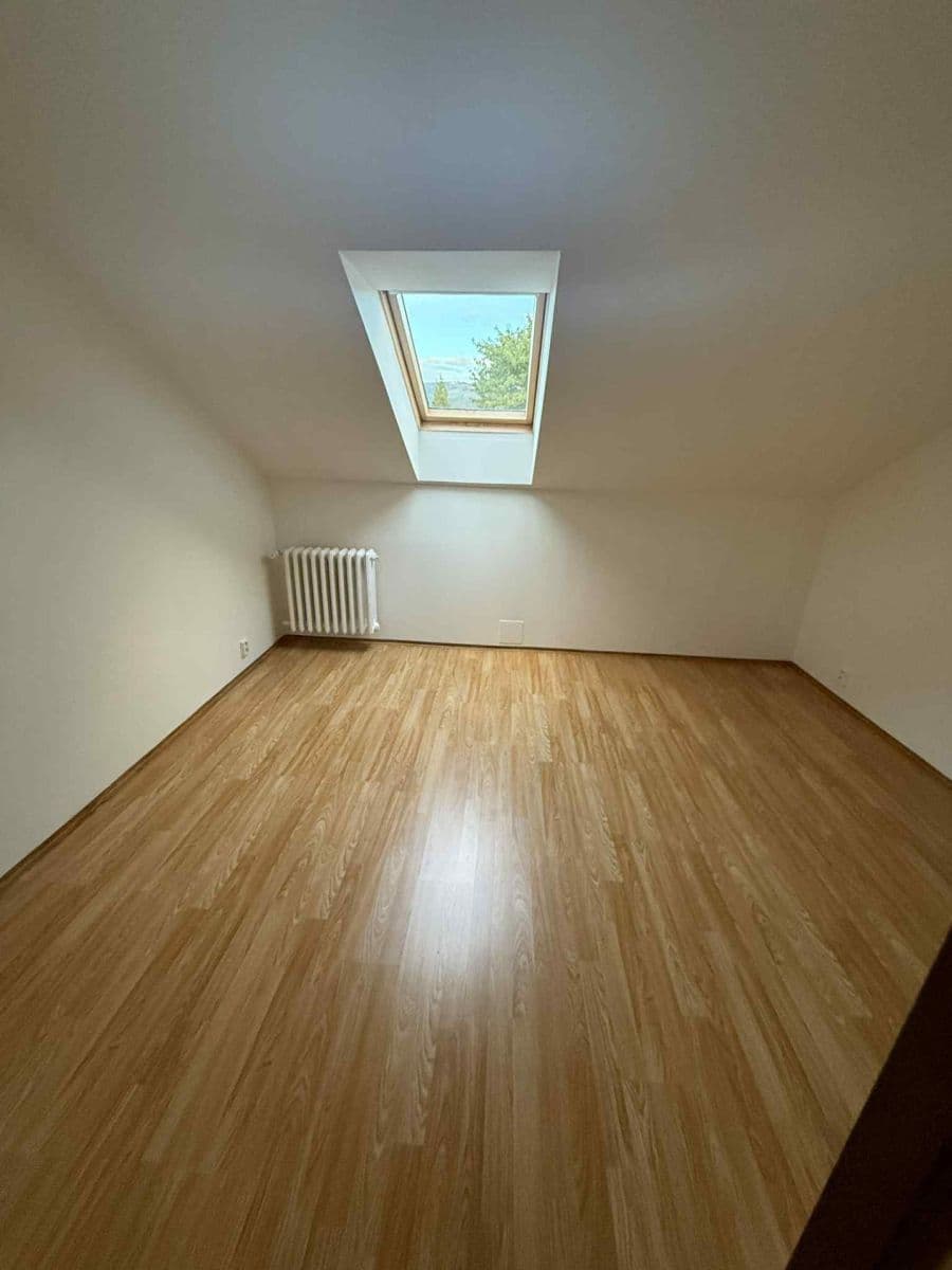Prenájom bytu 3-izbový 110 m², Za Dráhou, Bystřice pod Hostýnem, Zlínský kraj Prenájom bytu 3-izbový 110 m², Za Dráhou, Bystřice pod Hostýnem, Zlínský kraj