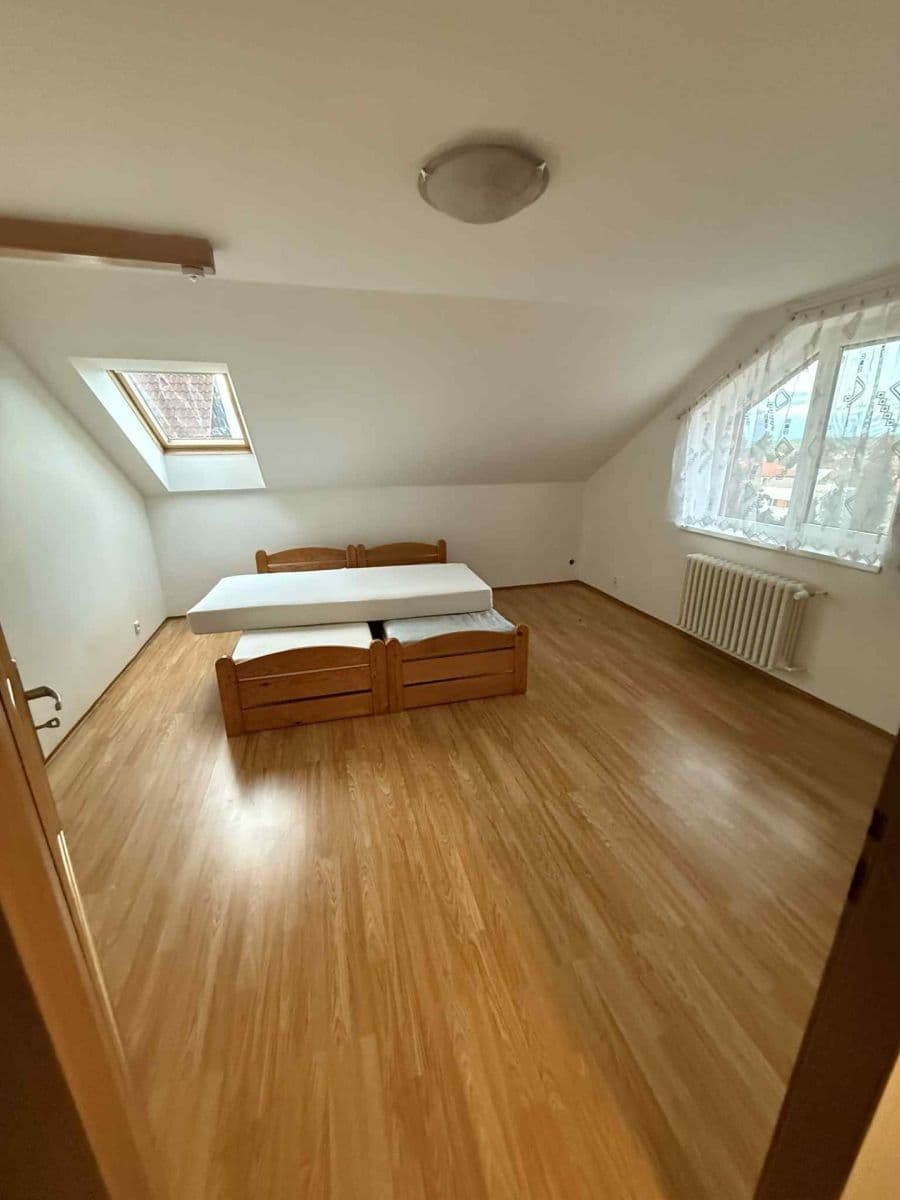 Prenájom bytu 3-izbový 110 m², Za Dráhou, Bystřice pod Hostýnem, Zlínský kraj Prenájom bytu 3-izbový 110 m², Za Dráhou, Bystřice pod Hostýnem, Zlínský kraj