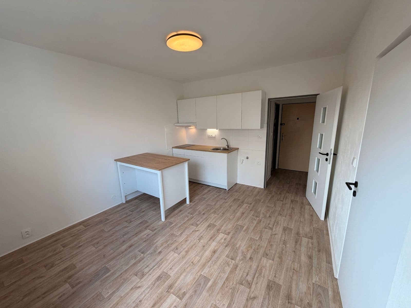 Prenájom bytu 1-izbový 34 m², Železná, Ústí nad Labem, Ústecký kraj Prenájom bytu 1-izbový 34 m², Železná, Ústí nad Labem, Ústecký kraj