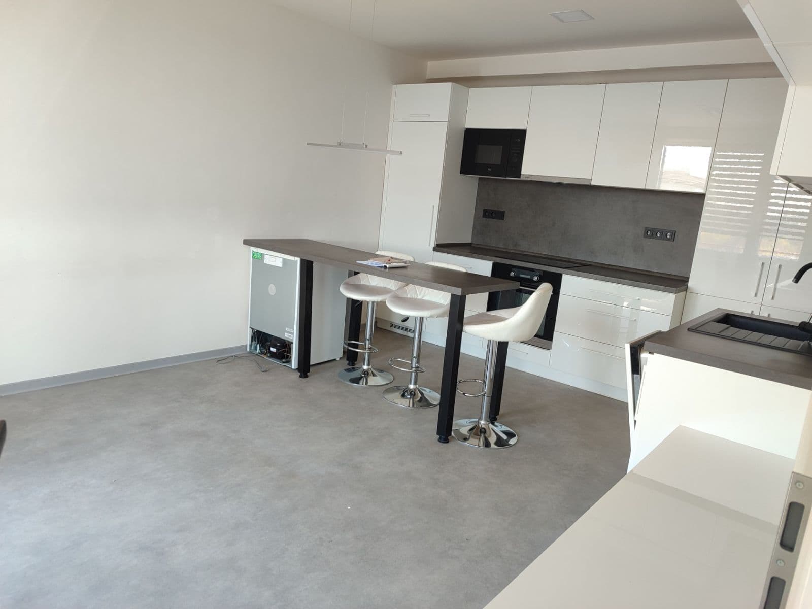 Prenájom bytu 3-izbový 50 m², Pod Záhorskem, Plzeň, Plzeňský kraj Prenájom bytu 3-izbový 50 m², Pod Záhorskem, Plzeň, Plzeňský kraj