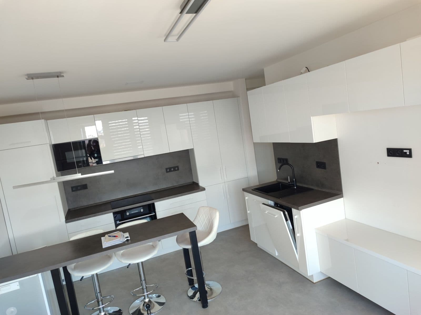 Prenájom bytu 3-izbový 50 m², Pod Záhorskem, Plzeň, Plzeňský kraj Prenájom bytu 3-izbový 50 m², Pod Záhorskem, Plzeň, Plzeňský kraj