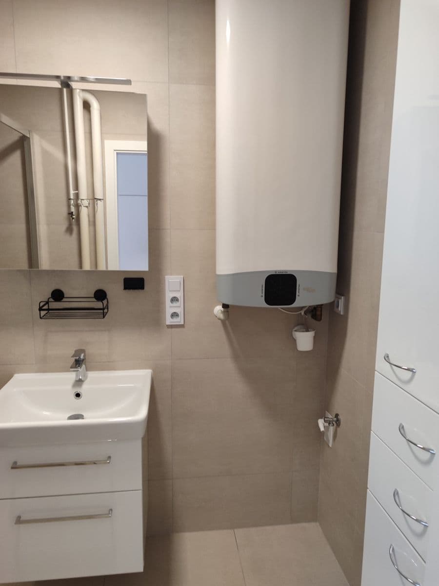 Prenájom bytu 3-izbový 50 m², Pod Záhorskem, Plzeň, Plzeňský kraj Prenájom bytu 3-izbový 50 m², Pod Záhorskem, Plzeň, Plzeňský kraj