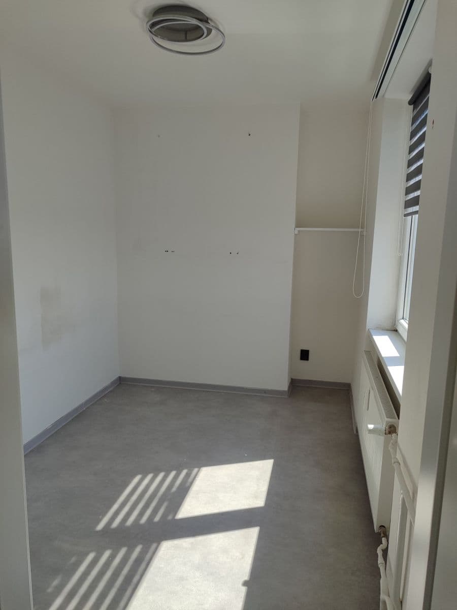 Prenájom bytu 3-izbový 50 m², Pod Záhorskem, Plzeň, Plzeňský kraj Prenájom bytu 3-izbový 50 m², Pod Záhorskem, Plzeň, Plzeňský kraj