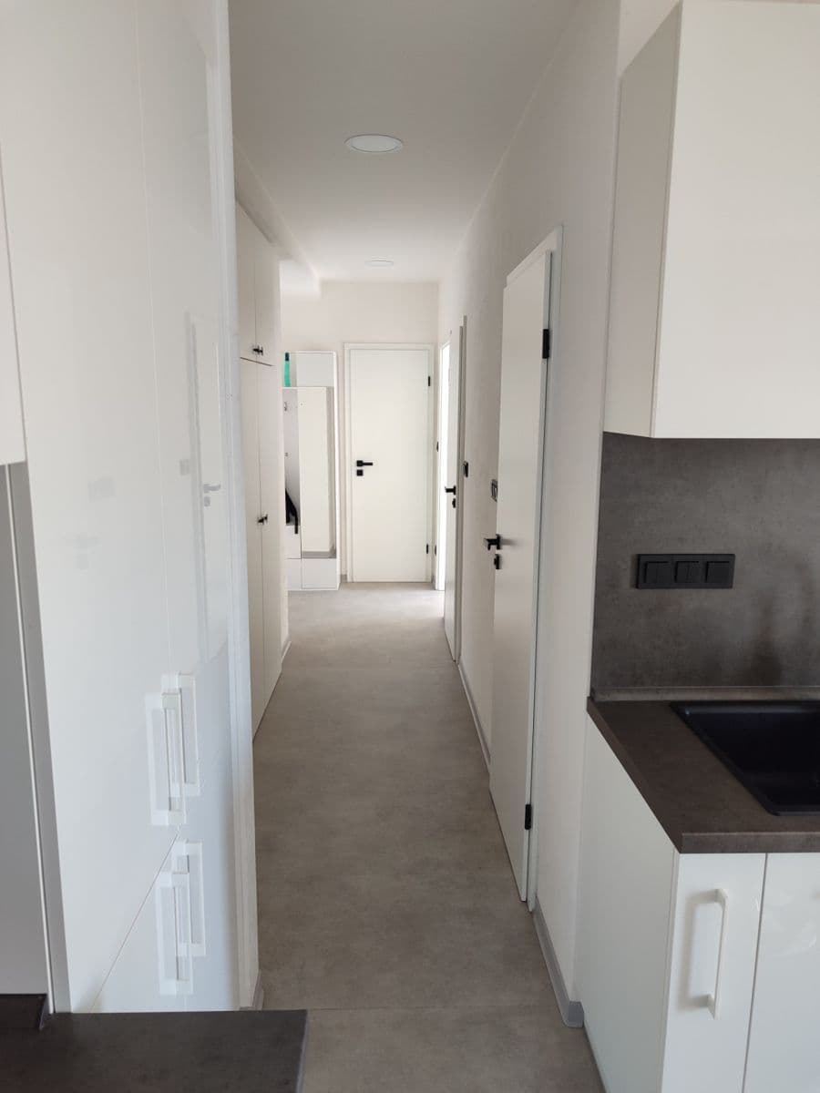 Prenájom bytu 3-izbový 50 m², Pod Záhorskem, Plzeň, Plzeňský kraj Prenájom bytu 3-izbový 50 m², Pod Záhorskem, Plzeň, Plzeňský kraj