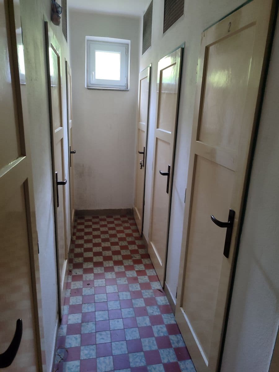 Prenájom bytu 3-izbový 50 m², Pod Záhorskem, Plzeň, Plzeňský kraj Prenájom bytu 3-izbový 50 m², Pod Záhorskem, Plzeň, Plzeňský kraj