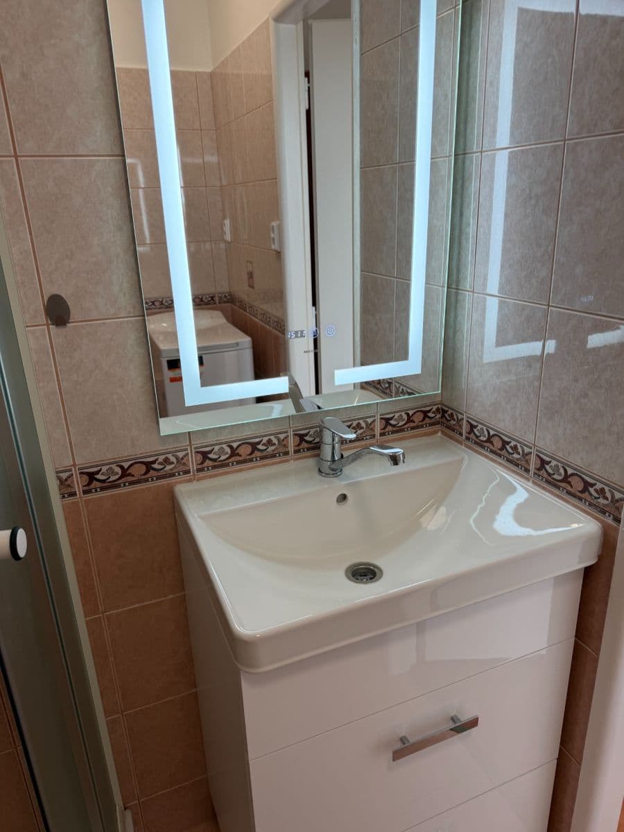 Prenájom bytu 2-izbový 44 m², Prosecká, Praha, Praha Prenájom bytu 2-izbový 44 m², Prosecká, Praha, Praha