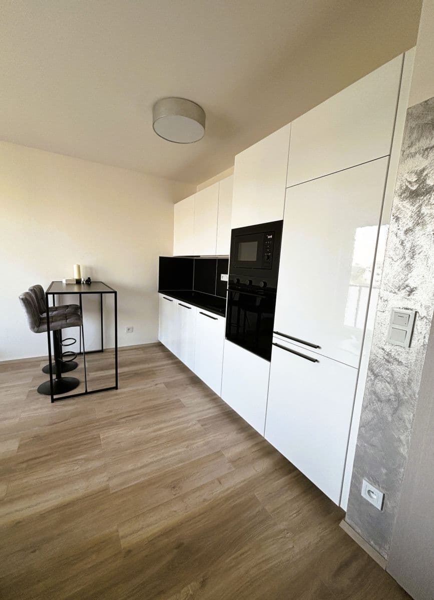 Prenájom bytu 1-izbový 36 m², Arnošta Staňka, Praha, Praha Prenájom bytu 1-izbový 36 m², Arnošta Staňka, Praha, Praha