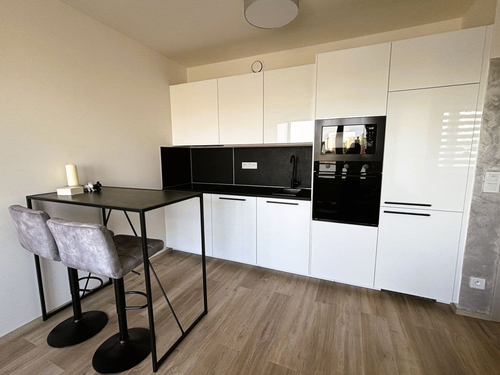 Prenájom bytu 1-izbový 36 m², Arnošta Staňka, Praha, Praha Prenájom bytu 1-izbový 36 m², Arnošta Staňka, Praha, Praha