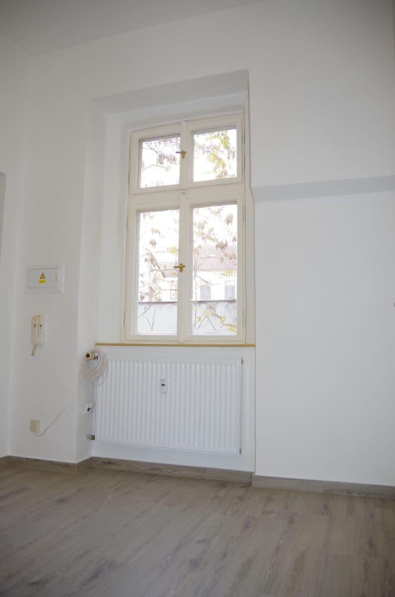 Prenájom bytu 1-izbový 35 m², Husitská, Praha, Praha Prenájom bytu 1-izbový 35 m², Husitská, Praha, Praha