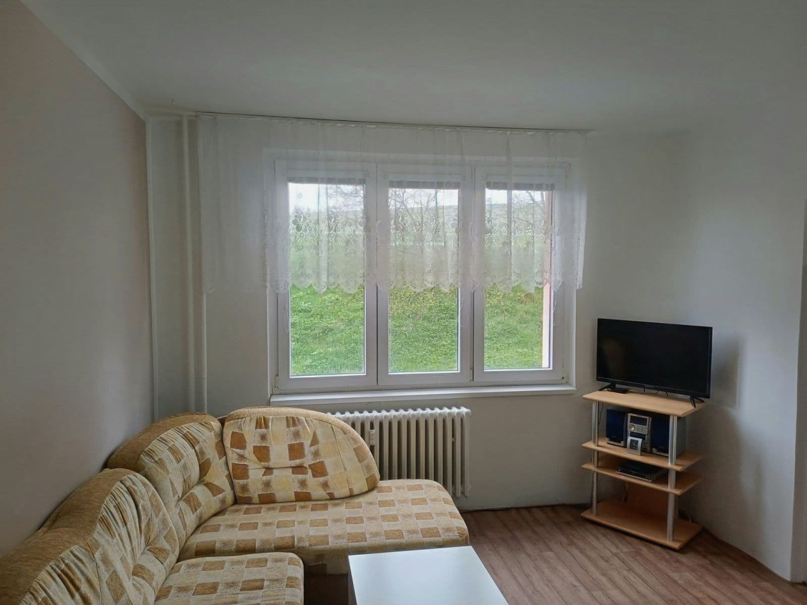 Prenájom bytu 2-izbový 35 m², Sídliště, Kovářská, Ústecký kraj Prenájom bytu 2-izbový 35 m², Sídliště, Kovářská, Ústecký kraj