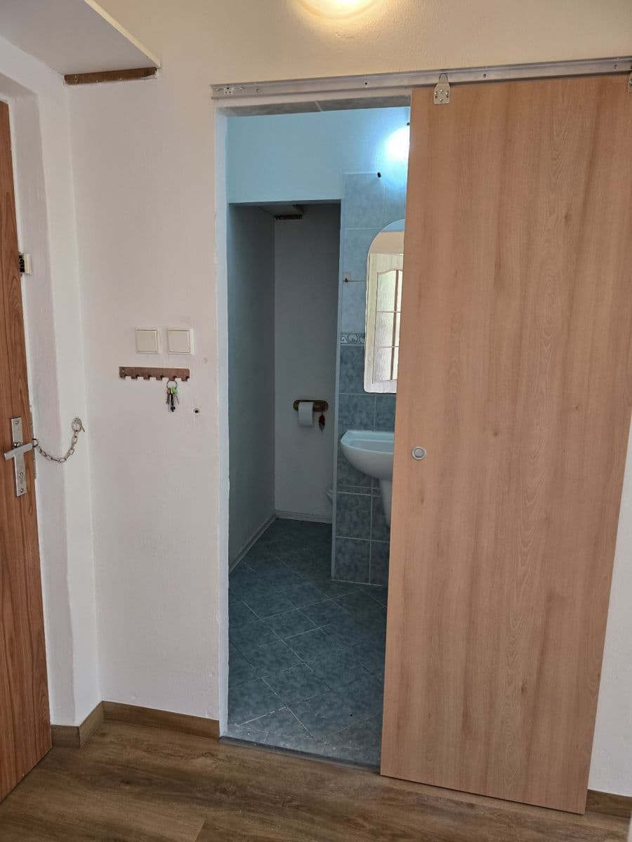 Prenájom bytu 2-izbový 36 m², Beethovenova, Frýdek-Místek, Moravskoslezský kraj Prenájom bytu 2-izbový 36 m², Beethovenova, Frýdek-Místek, Moravskoslezský kraj