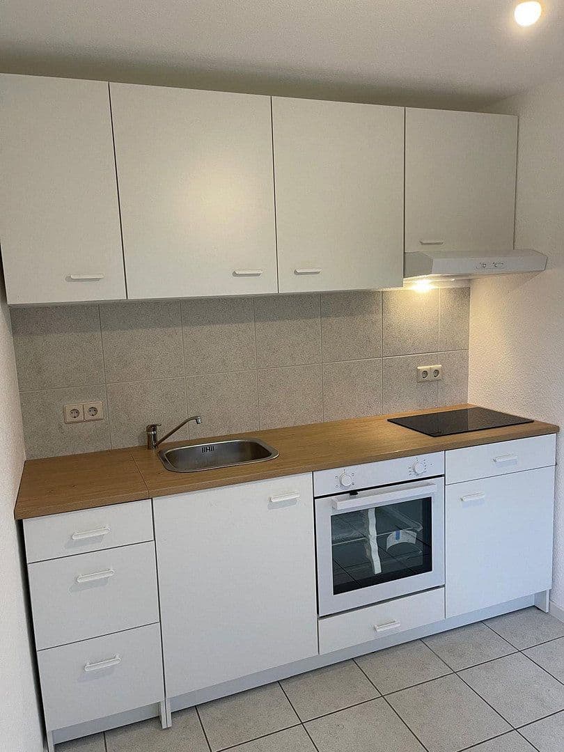 Prenájom bytu 1-izbový 44 m², Rastatt, Bádensko-Wurttembersko Prenájom bytu 1-izbový 44 m², Rastatt, Bádensko-Wurttembersko