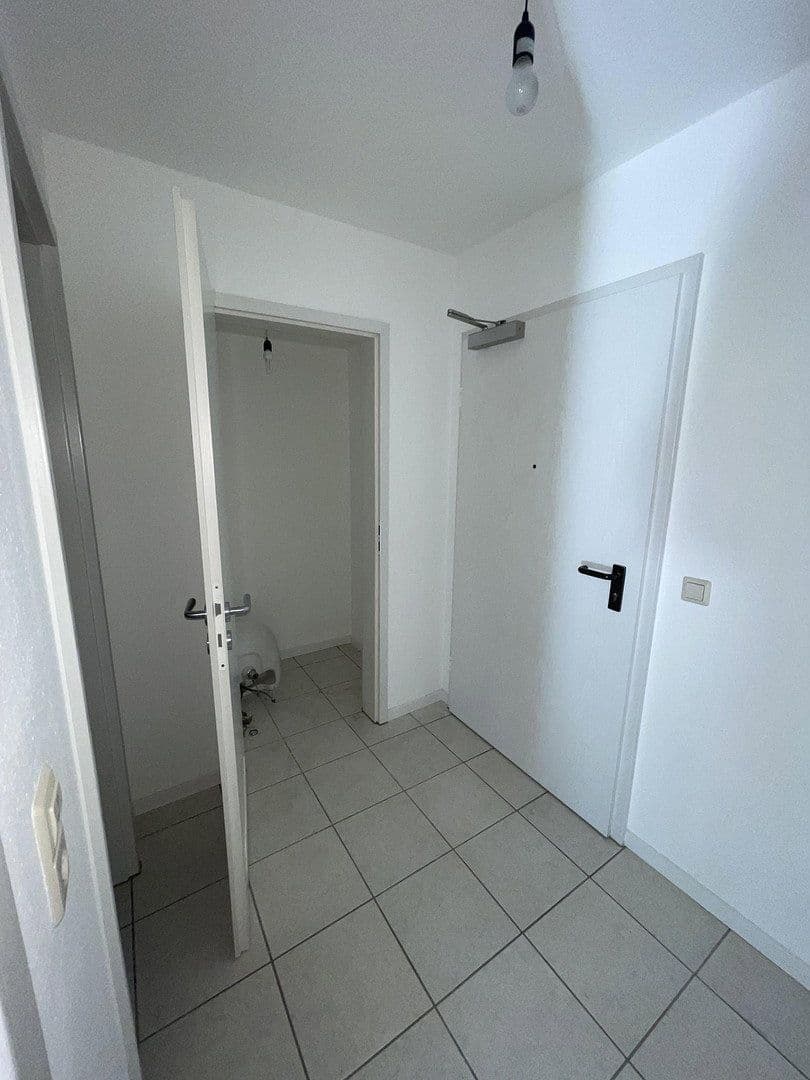 Prenájom bytu 1-izbový 44 m², Rastatt, Bádensko-Wurttembersko Prenájom bytu 1-izbový 44 m², Rastatt, Bádensko-Wurttembersko