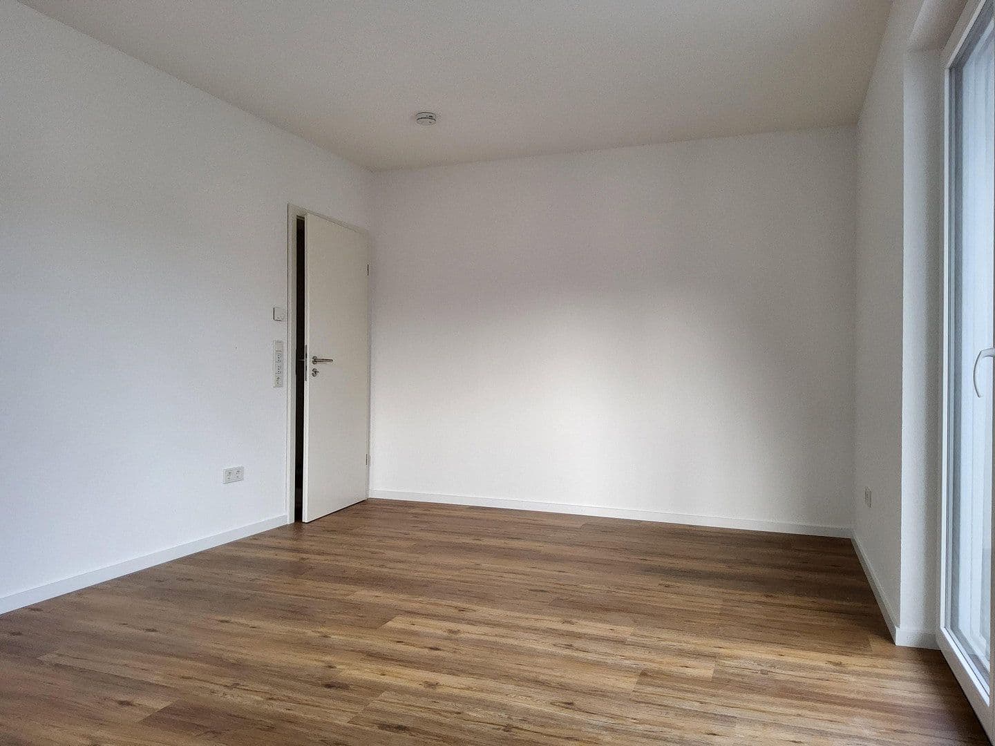 Prenájom bytu 3-izbový 106 m², Kandern, Bádensko-Wurttembersko Prenájom bytu 3-izbový 106 m², Kandern, Bádensko-Wurttembersko
