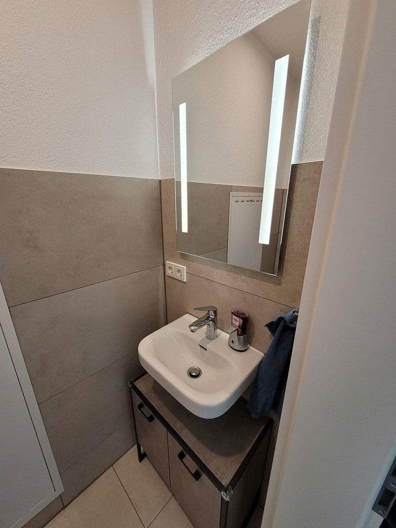 Prenájom bytu 3-izbový 106 m², Kandern, Bádensko-Wurttembersko Prenájom bytu 3-izbový 106 m², Kandern, Bádensko-Wurttembersko