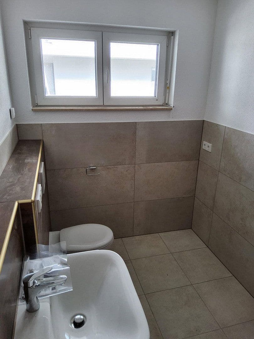 Prenájom bytu 3-izbový 106 m², Kandern, Bádensko-Wurttembersko Prenájom bytu 3-izbový 106 m², Kandern, Bádensko-Wurttembersko