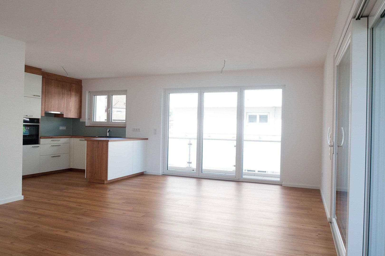 Prenájom bytu 3-izbový 106 m², Kandern, Bádensko-Wurttembersko Prenájom bytu 3-izbový 106 m², Kandern, Bádensko-Wurttembersko