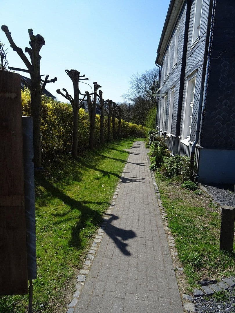 Prenájom domu 350 m², pozemek 2.500 m², Neuenhöhe 85, Wermelskirchen, Severné Porýnie - Westfálsko Prenájom domu 350 m², pozemek 2.500 m², Neuenhöhe 85, Wermelskirchen, Severné Porýnie - Westfálsko