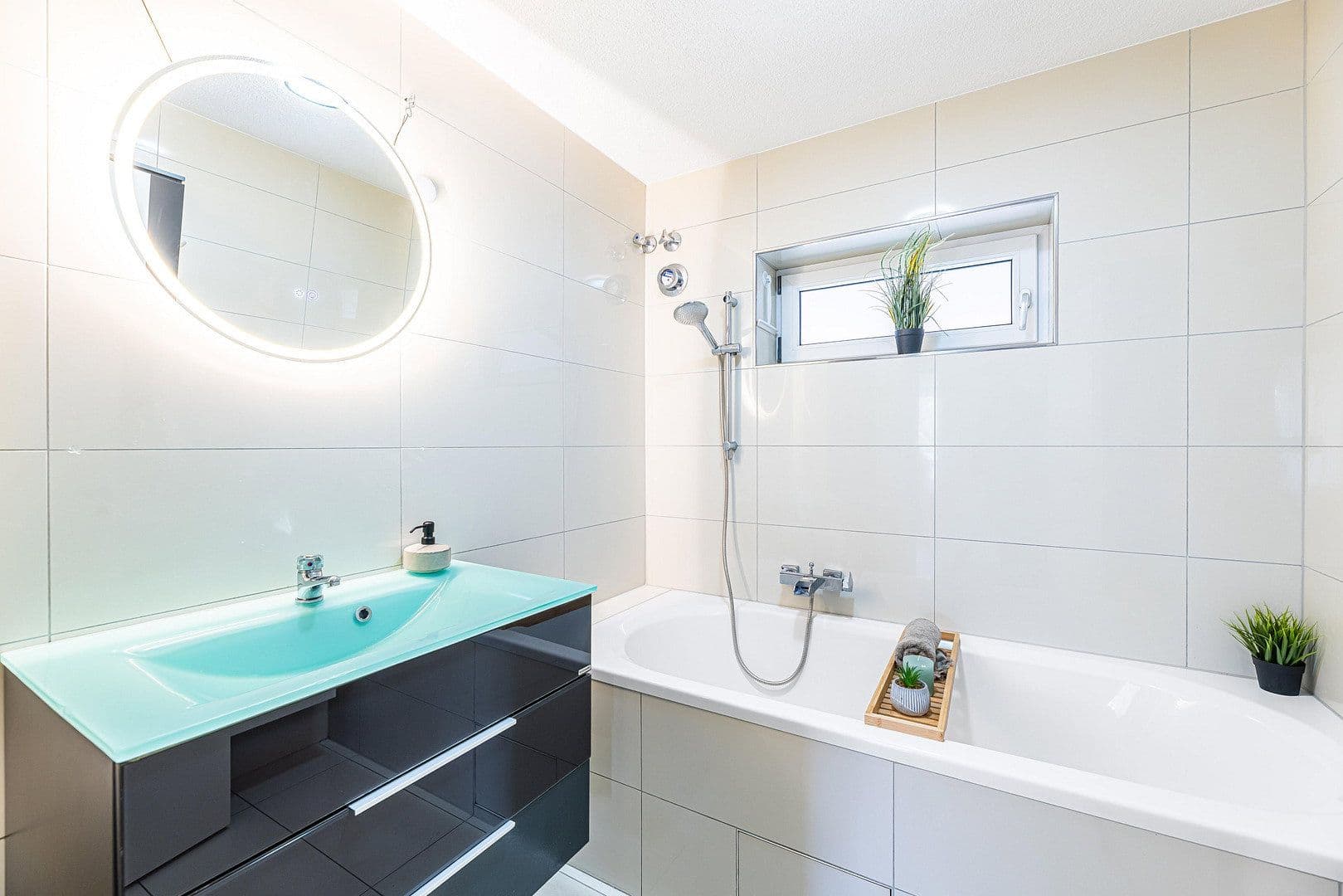 Predaj bytu 4-izbový 97 m², Allerseeweg 14, Höchberg, Bavorsko Predaj bytu 4-izbový 97 m², Allerseeweg 14, Höchberg, Bavorsko