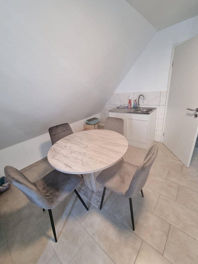 Prenájom bytu 3-izbový 70 m², Neuwied, Porýnie-Falcko Prenájom bytu 3-izbový 70 m², Neuwied, Porýnie-Falcko