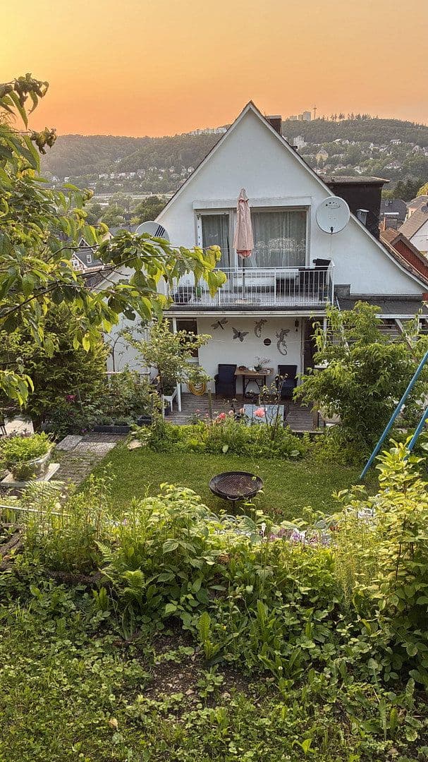 Predaj domu 185 m², pozemek 572 m², Siegen, Severné Porýnie - Westfálsko Predaj domu 185 m², pozemek 572 m², Siegen, Severné Porýnie - Westfálsko