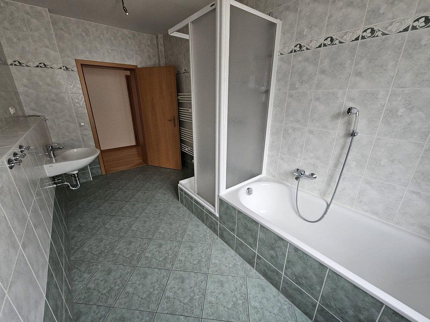 Prenájom bytu 4-izbový 106 m², Eberswalder Straße 133, Eberswalde, Brandenbursko Prenájom bytu 4-izbový 106 m², Eberswalder Straße 133, Eberswalde, Brandenbursko
