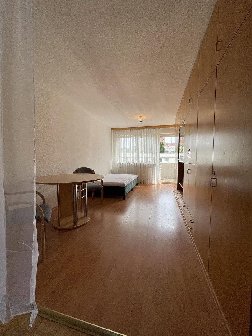 Prenájom bytu 1-izbový 35 m², Haußmannstr. 146B, Stuttgart, Bádensko-Wurttembersko Prenájom bytu 1-izbový 35 m², Haußmannstr. 146B, Stuttgart, Bádensko-Wurttembersko