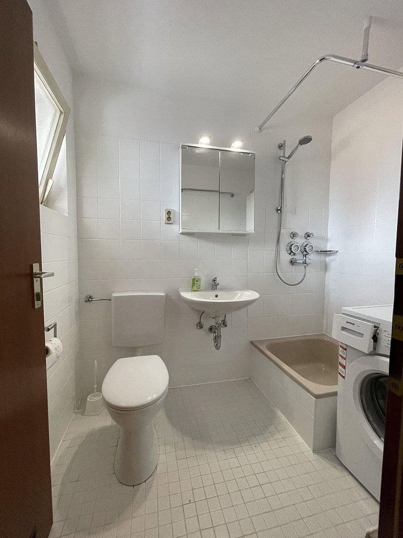 Prenájom bytu 1-izbový 35 m², Haußmannstr. 146B, Stuttgart, Bádensko-Wurttembersko Prenájom bytu 1-izbový 35 m², Haußmannstr. 146B, Stuttgart, Bádensko-Wurttembersko