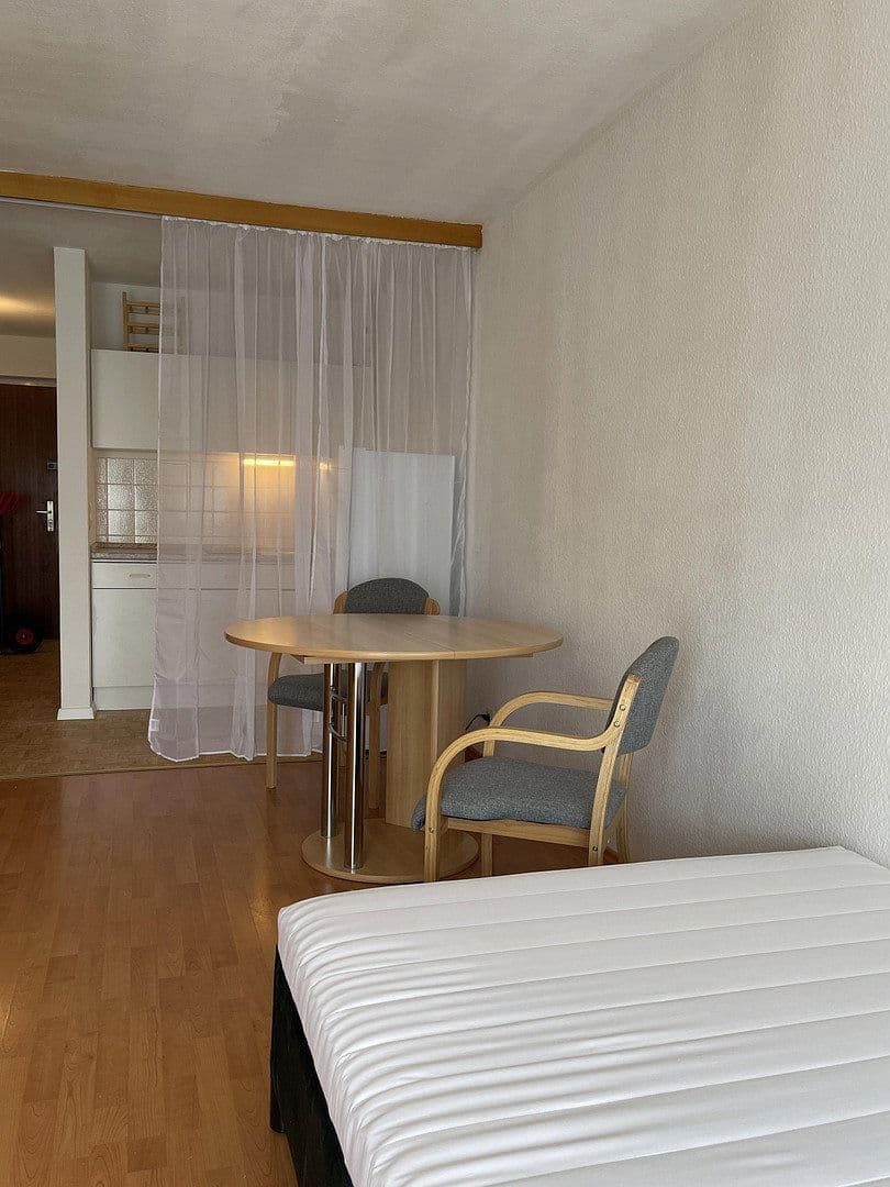 Prenájom bytu 1-izbový 35 m², Haußmannstr. 146B, Stuttgart, Bádensko-Wurttembersko Prenájom bytu 1-izbový 35 m², Haußmannstr. 146B, Stuttgart, Bádensko-Wurttembersko