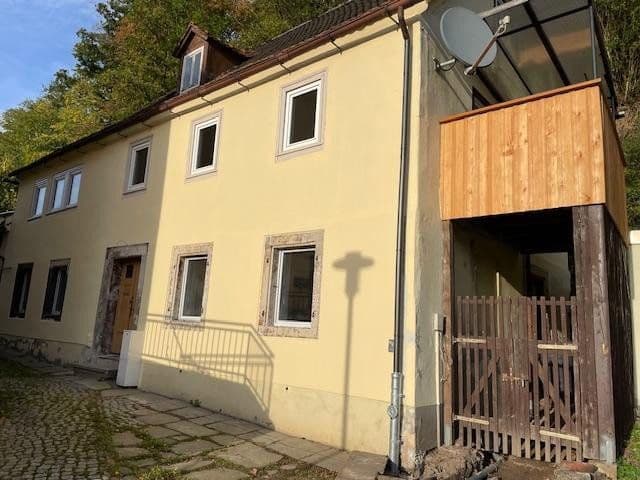 Predaj domu 160 m², pozemek 400 m², Roßmäßlerstraße 34, Tharandt, Sasko Predaj domu 160 m², pozemek 400 m², Roßmäßlerstraße 34, Tharandt, Sasko